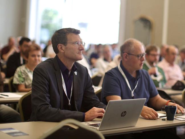 Konferenzteilnehmer bei der IAKS Eismeistertagung
