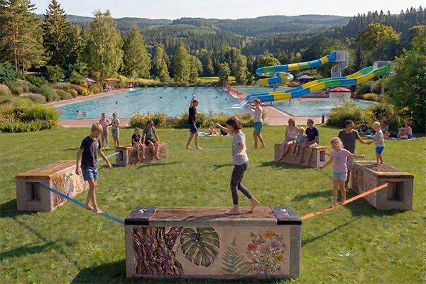 BLOACS Slacklineanlage im Freibad