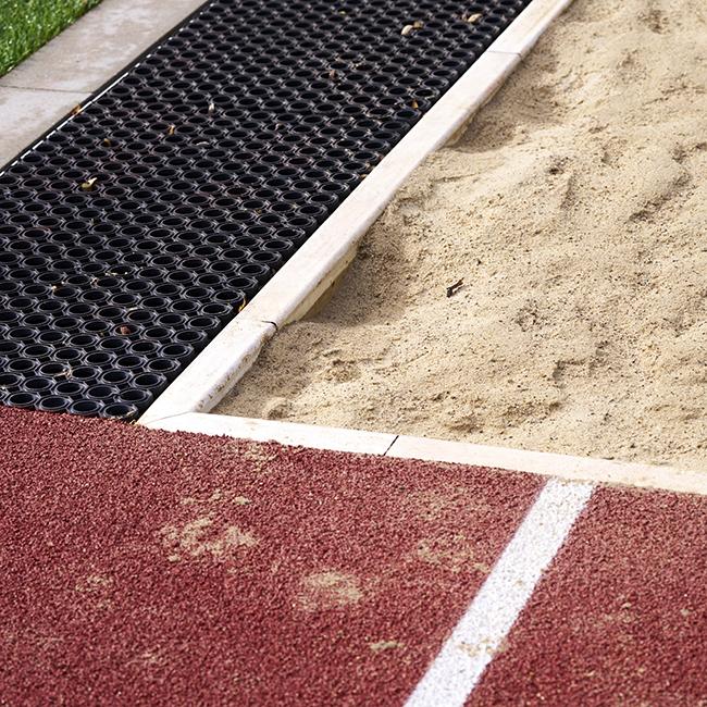 foto-referenz-stadion-moormannskamp-ritterhude-aco-sport-elastic-randstein-sandgrube-ACO_650.jpg